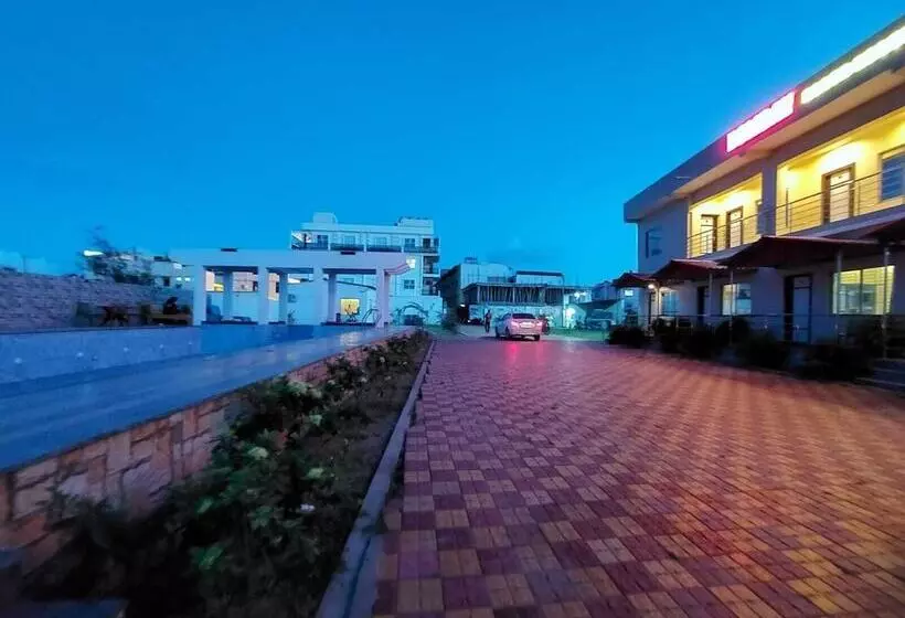 Hotelli Holiday Beach Resort Mandarmani