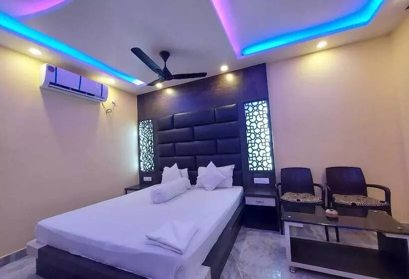 Hotelli Holiday Beach Resort Mandarmani