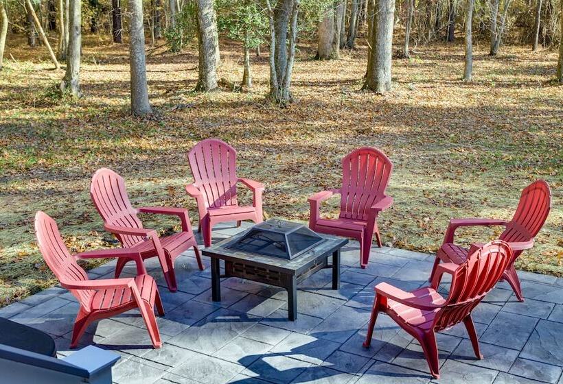 Christy S Cottage W/ Hot Tub 2 Mi To Beach!