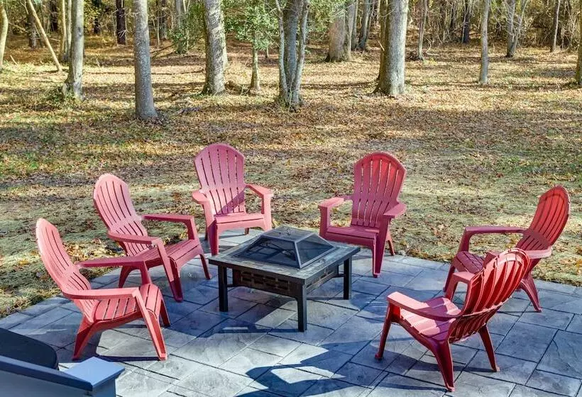 Christy S Cottage W/ Hot Tub   2 Mi To Beach!