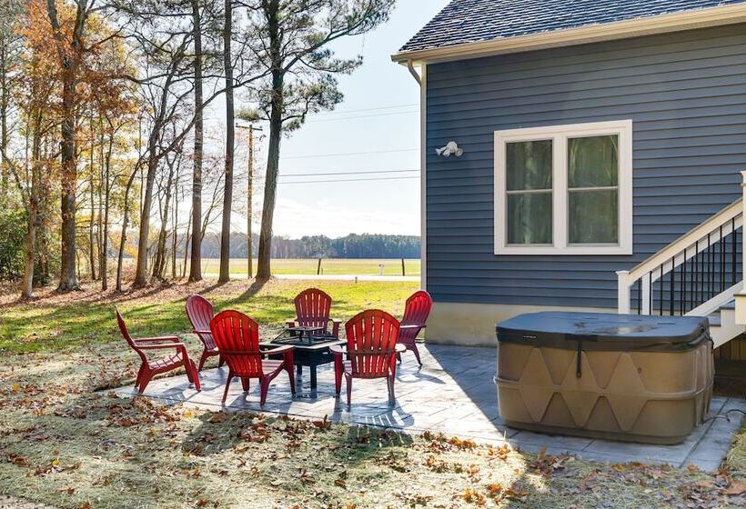 Christy S Cottage W/ Hot Tub 2 Mi To Beach!