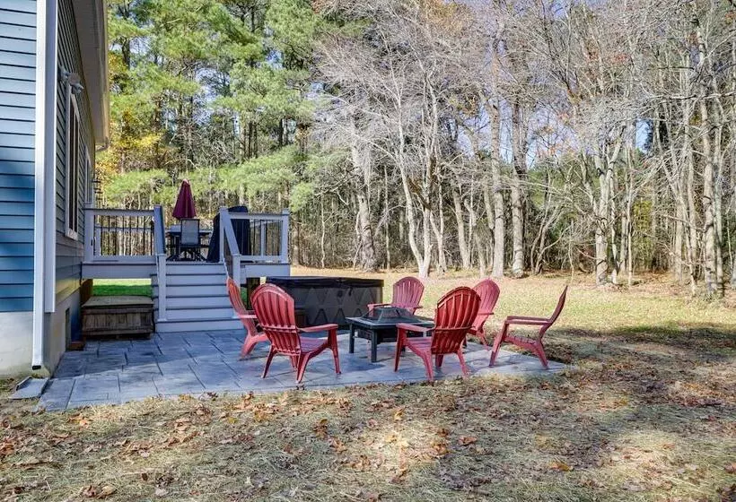 Christy S Cottage W/ Hot Tub   2 Mi To Beach!