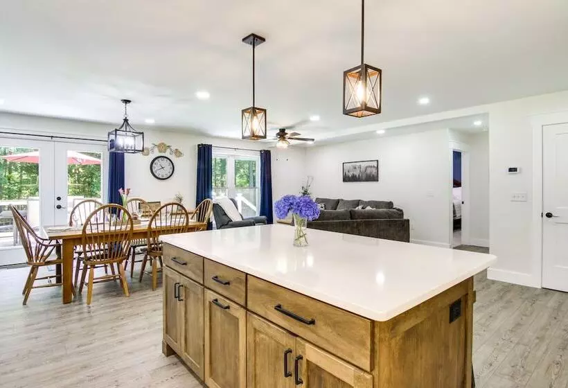 Christy S Cottage W/ Hot Tub   2 Mi To Beach!