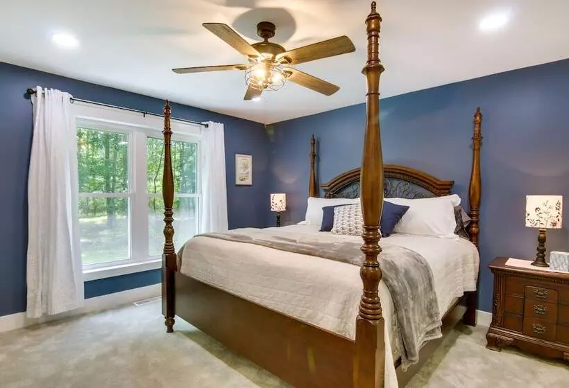 Christy S Cottage W/ Hot Tub   2 Mi To Beach!