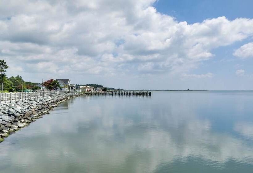 Christy S Cottage W/ Hot Tub 2 Mi To Beach!