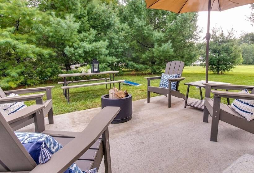 Country Home Near Eiu & Lake Charleston!