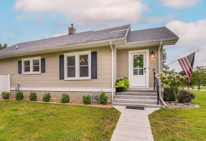 Country Home Near Eiu & Lake Charleston!