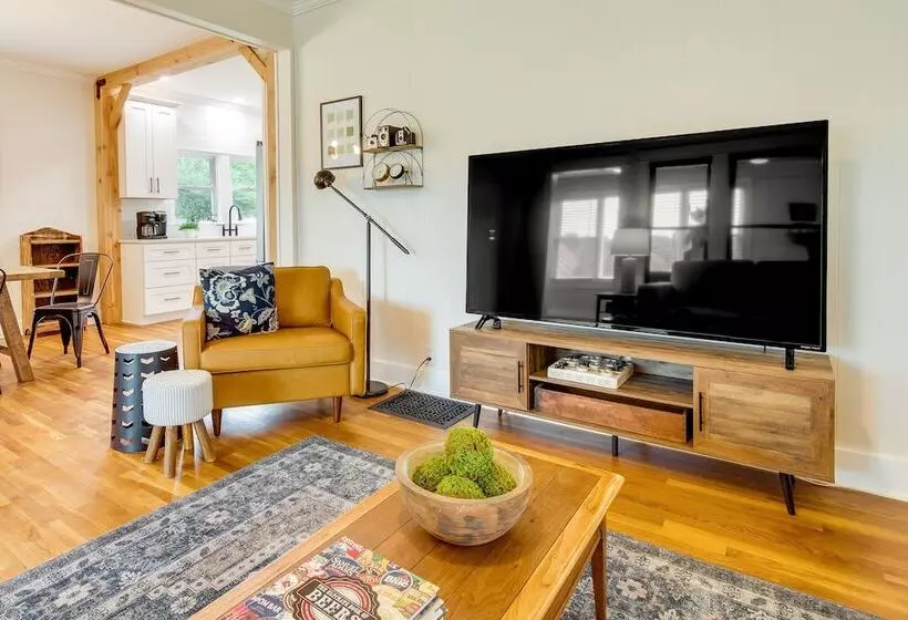 Country Home Near Eiu & Lake Charleston!