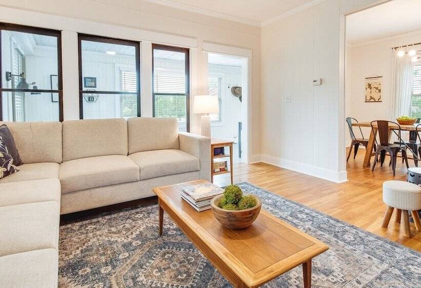 Country Home Near Eiu & Lake Charleston!