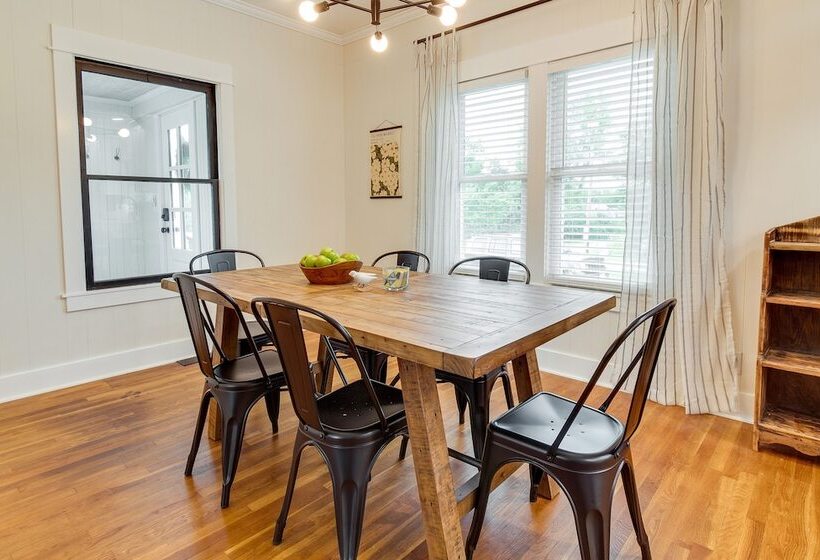 Country Home Near Eiu & Lake Charleston!