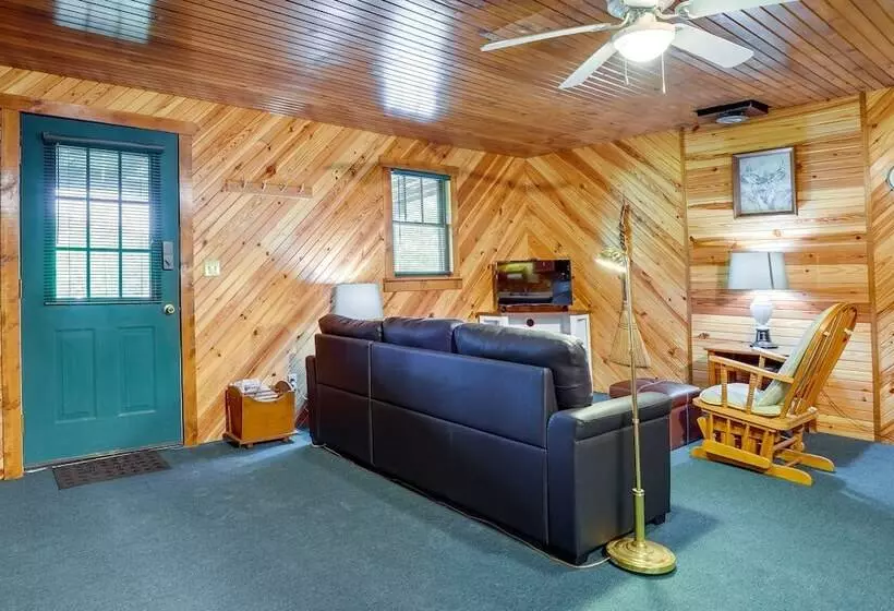 Cozy Green Bank Cabin ~ 2 Mi To Observatory!