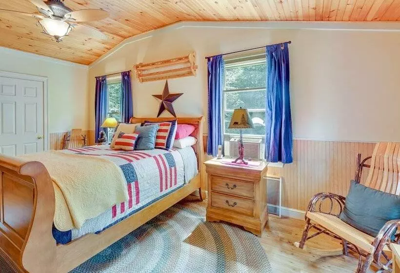 Cozy Pennsylvania Abode W/ Porch, Grill & Fire Pit