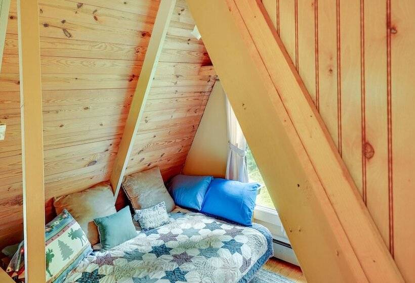 Cozy Pennsylvania Abode W/ Porch, Grill & Fire Pit