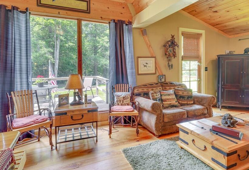 Cozy Pennsylvania Abode W/ Porch, Grill & Fire Pit