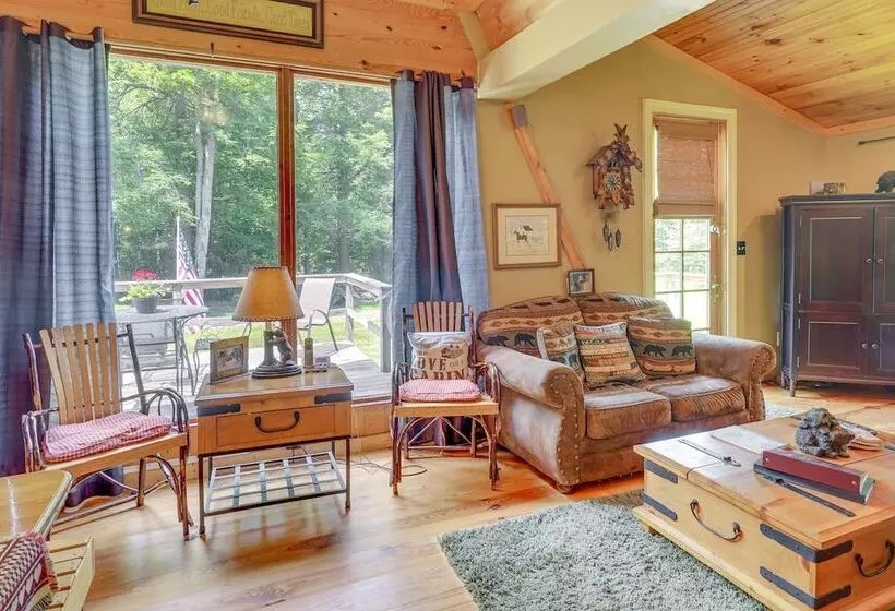 Cozy Pennsylvania Abode W/ Porch, Grill & Fire Pit