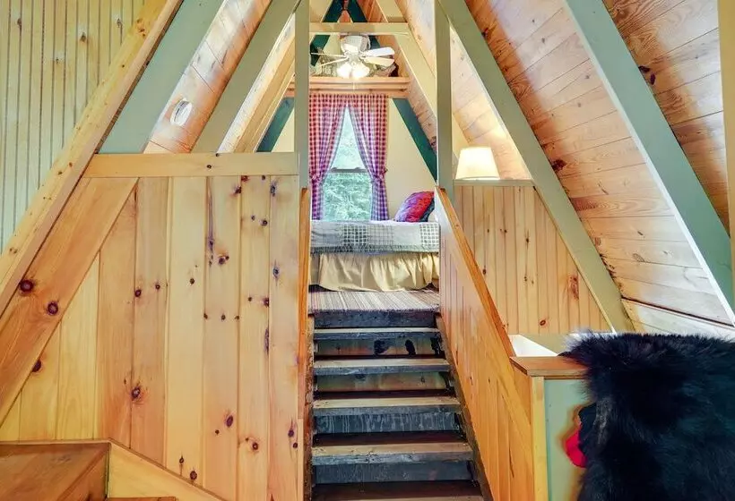 Cozy Pennsylvania Abode W/ Porch, Grill & Fire Pit