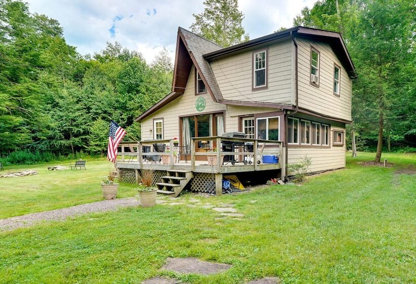 Cozy Pennsylvania Abode W/ Porch, Grill & Fire Pit