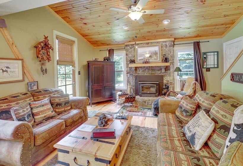 Cozy Pennsylvania Abode W/ Porch, Grill & Fire Pit
