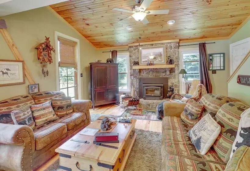 Cozy Pennsylvania Abode W/ Porch, Grill & Fire Pit