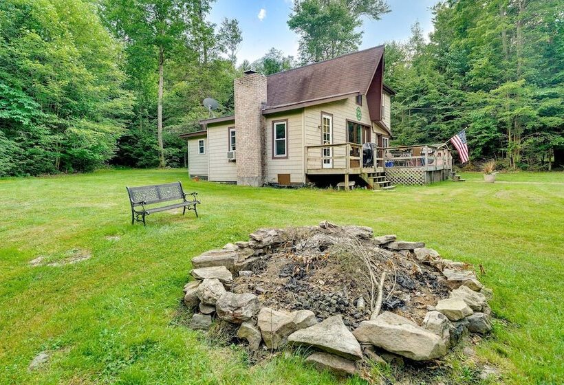 Cozy Pennsylvania Abode W/ Porch, Grill & Fire Pit