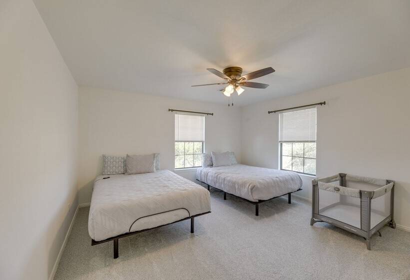 Elgin Retreat At Charming Country Cabin!