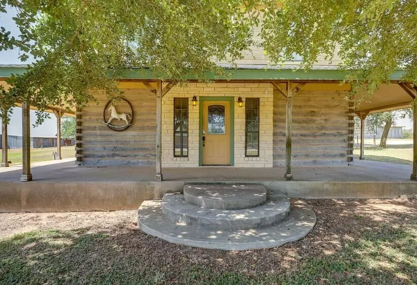 Elgin Retreat At Charming Country Cabin!