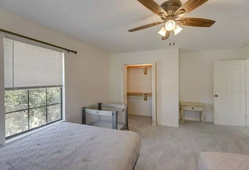 Elgin Retreat At Charming Country Cabin!