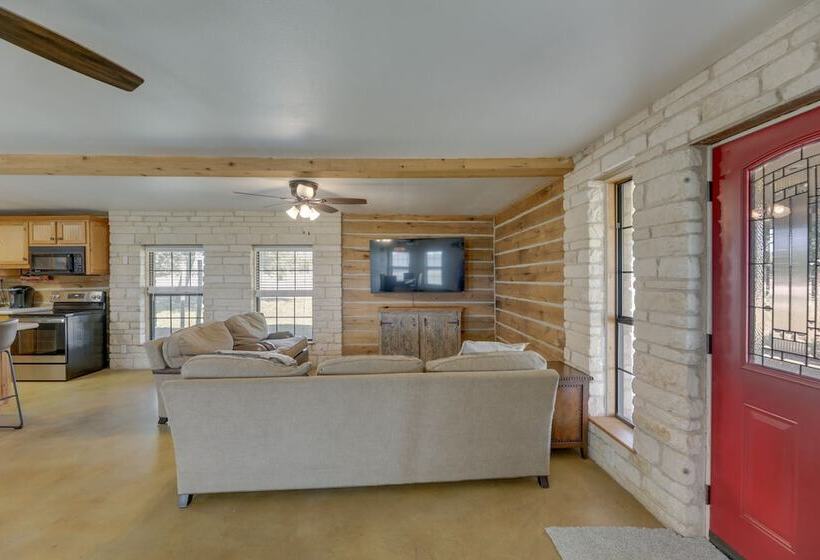 Elgin Retreat At Charming Country Cabin!