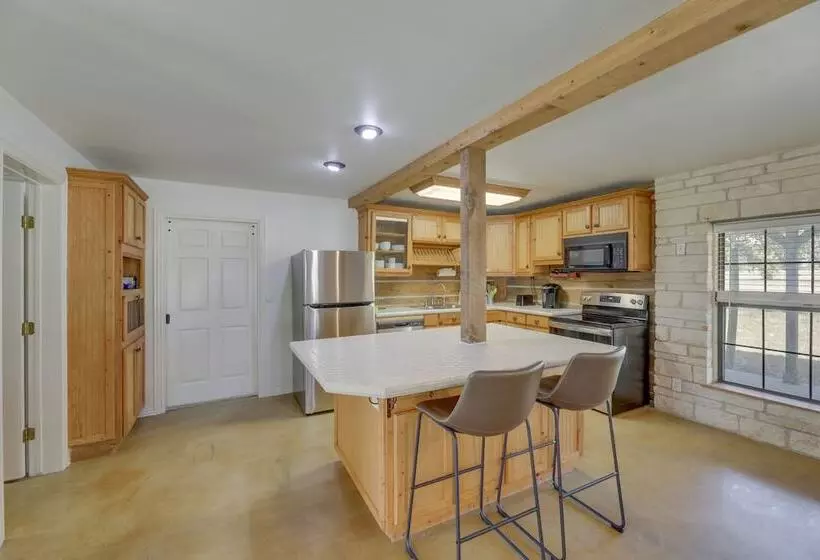 Elgin Retreat At Charming Country Cabin!