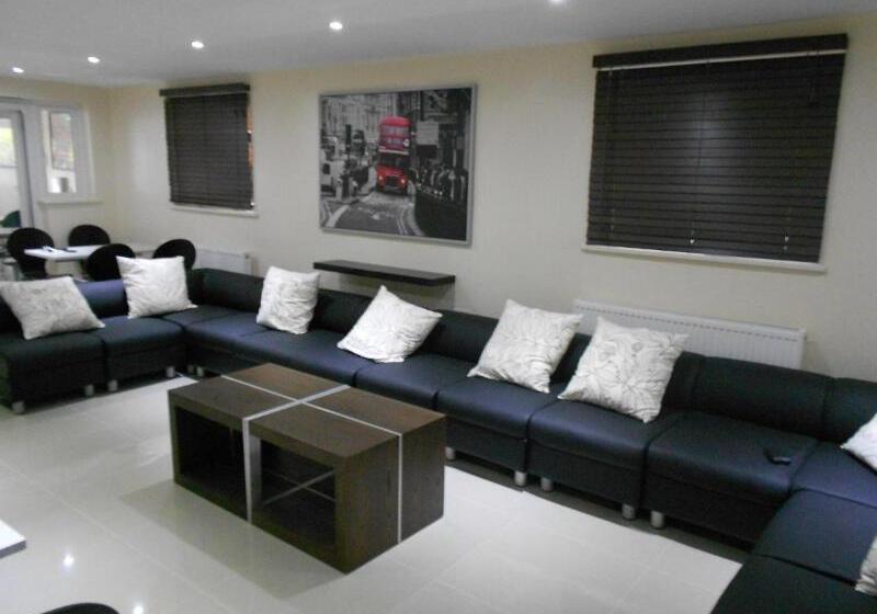 Mapesbury Hostel London