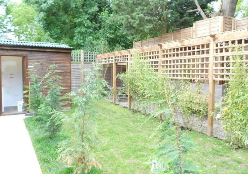 Mapesbury Hostel London