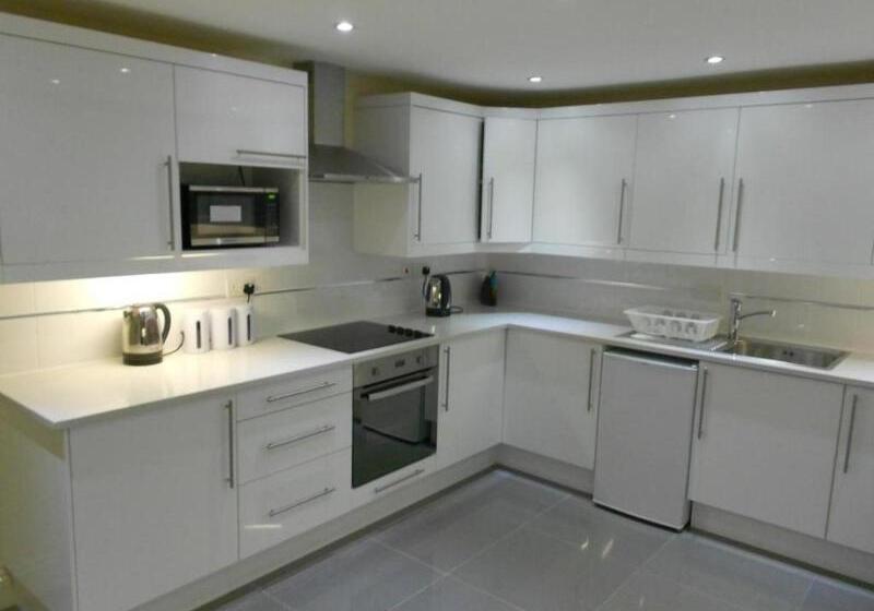 Mapesbury Hostel London