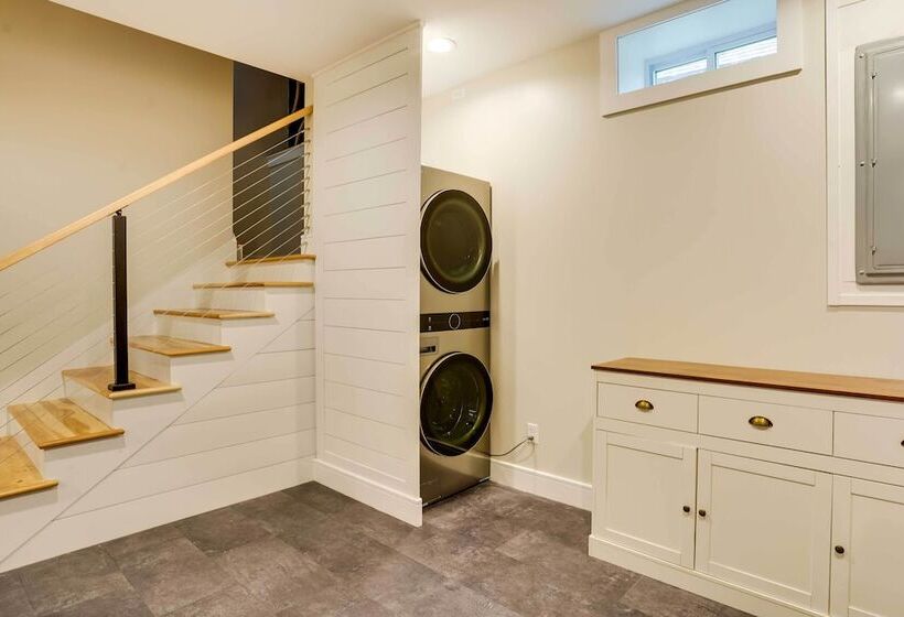 Modern Lake Ontario Escape W/ Beach Access!