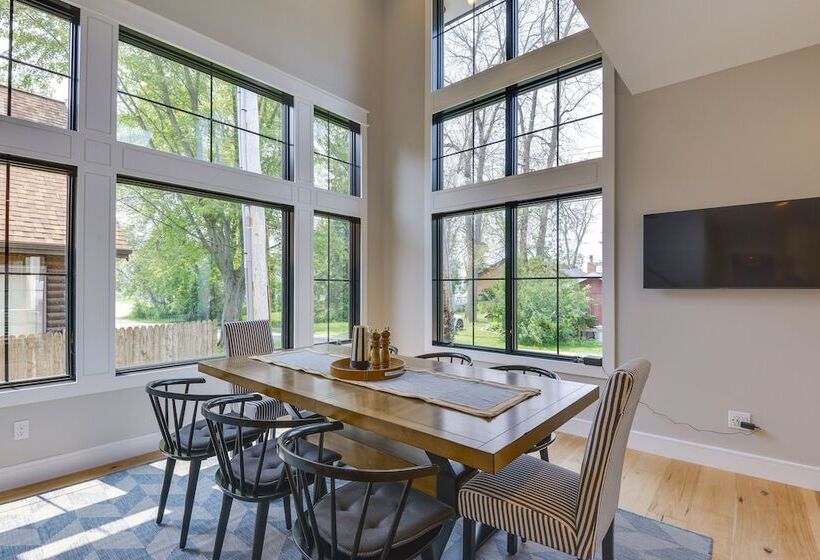 Modern Lake Ontario Escape W/ Beach Access!