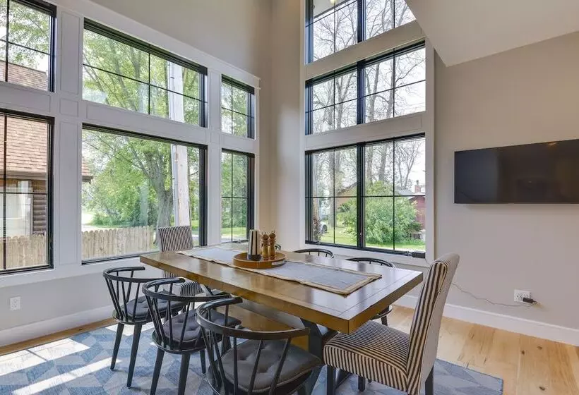 Modern Lake Ontario Escape W/ Beach Access!