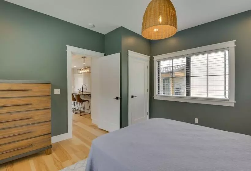 Modern Lake Ontario Escape W/ Beach Access!