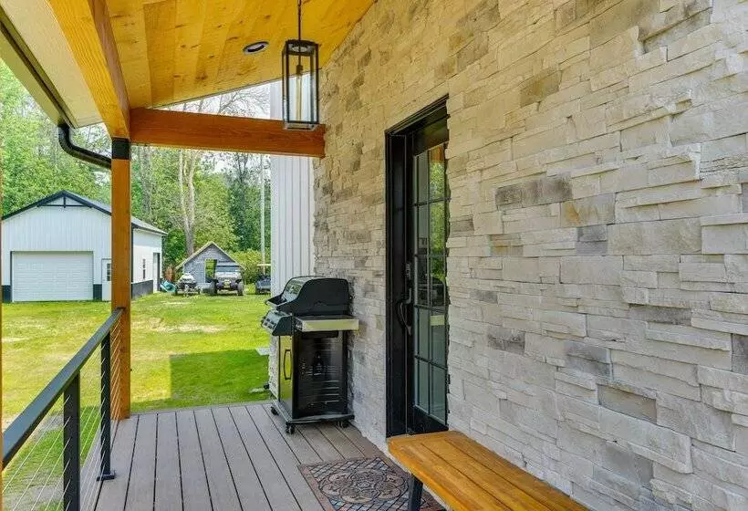 Modern Lake Ontario Escape W/ Beach Access!