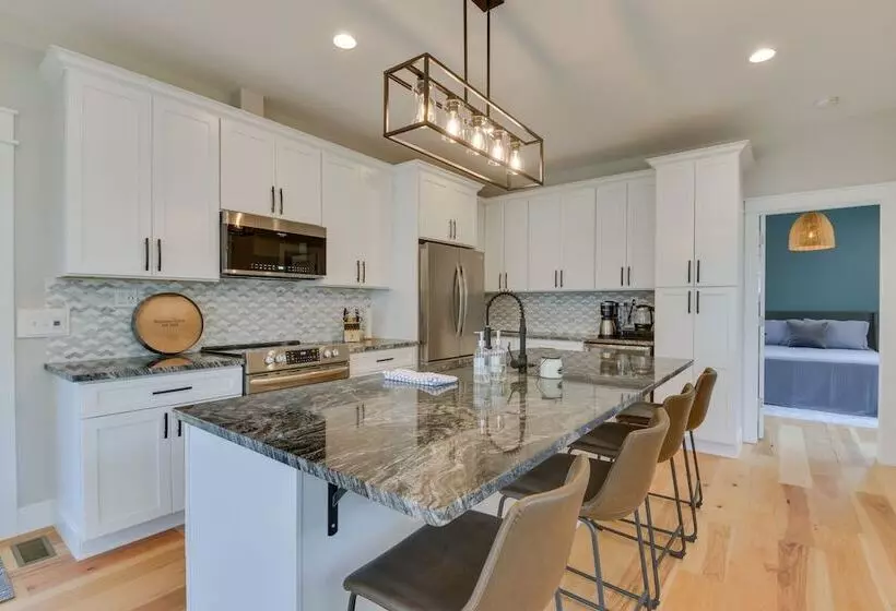 Modern Lake Ontario Escape W/ Beach Access!