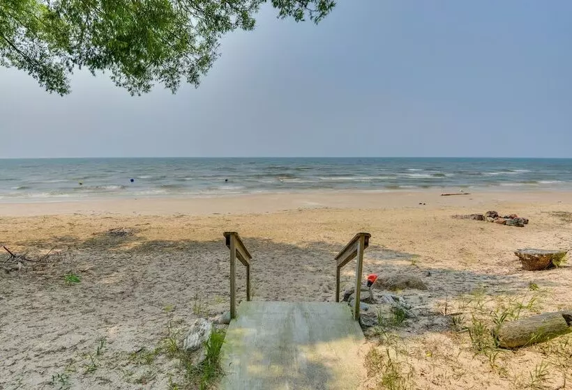 Modern Lake Ontario Escape W/ Beach Access!