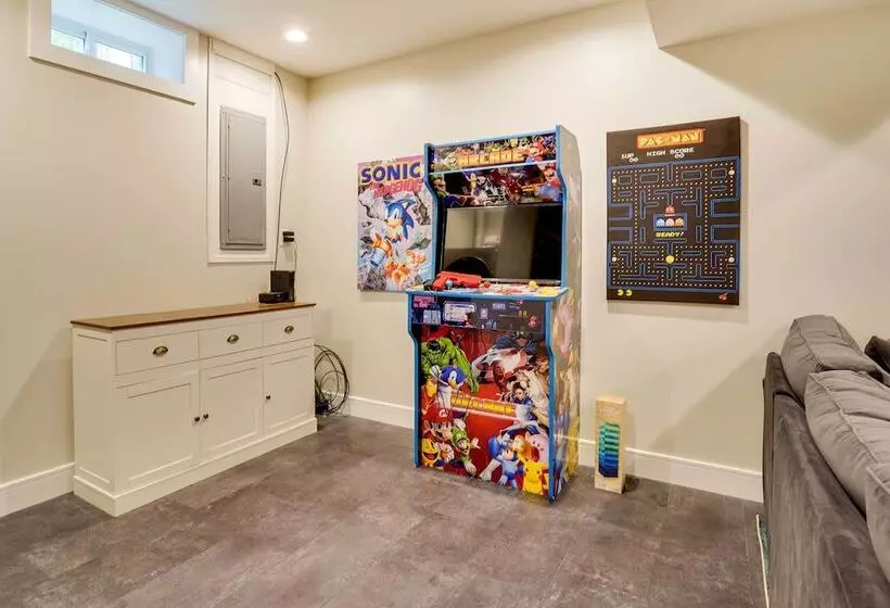 Modern Lake Ontario Escape W/ Beach Access!