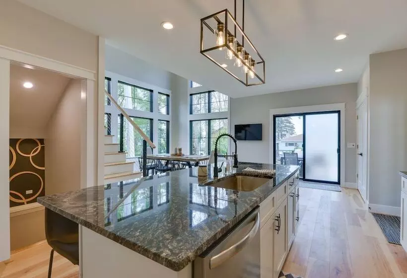 Modern Lake Ontario Escape W/ Beach Access!