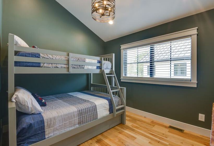 Modern Lake Ontario Escape W/ Beach Access!