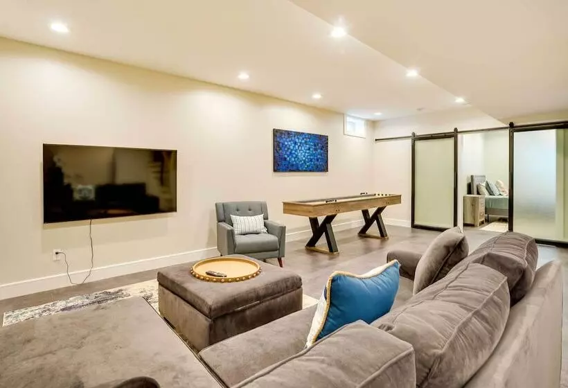 Modern Lake Ontario Escape W/ Beach Access!