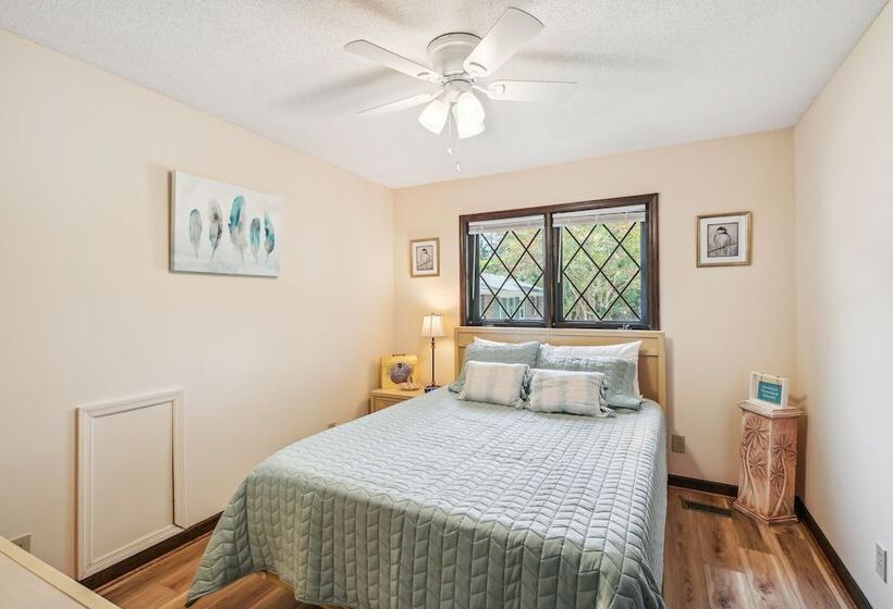 5 Mi To Boardwalk: Myrtle Beach Home Near Golfing