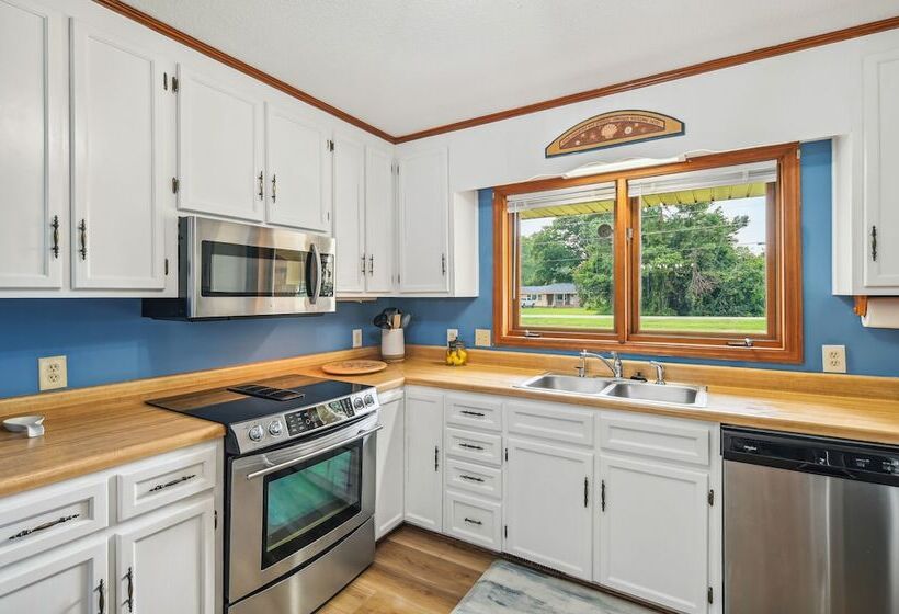 5 Mi To Boardwalk: Myrtle Beach Home Near Golfing