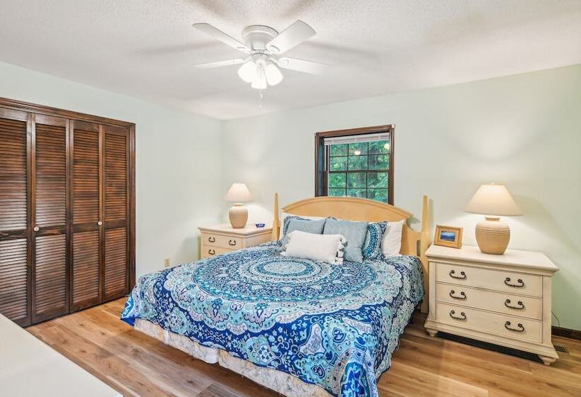 5 Mi To Boardwalk: Myrtle Beach Home Near Golfing