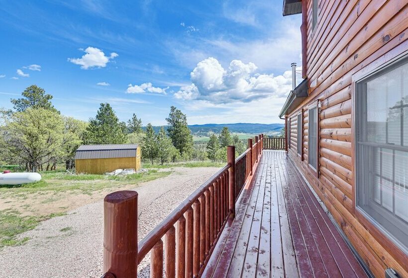 Peaceful Wyoming Cabin W/ Spacious Deck & Wet Bar!