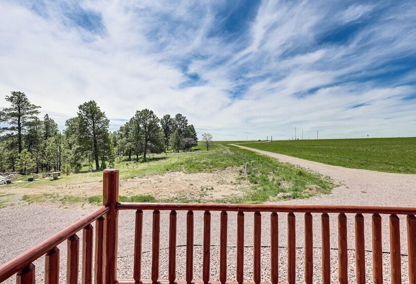 Peaceful Wyoming Cabin W/ Spacious Deck & Wet Bar!