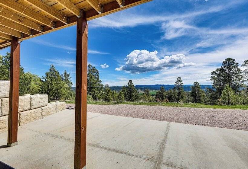 Peaceful Wyoming Cabin W/ Spacious Deck & Wet Bar!
