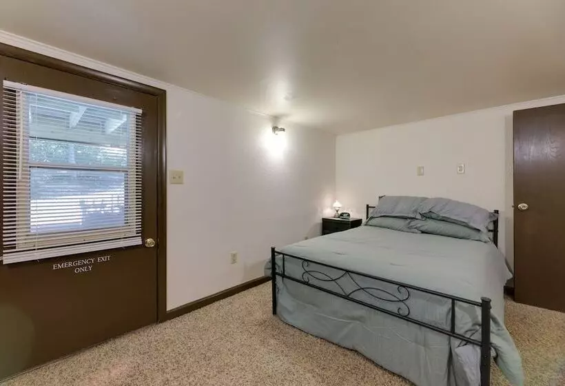 Riverfront Covington Cabin W/ Deck & Fire Pit!